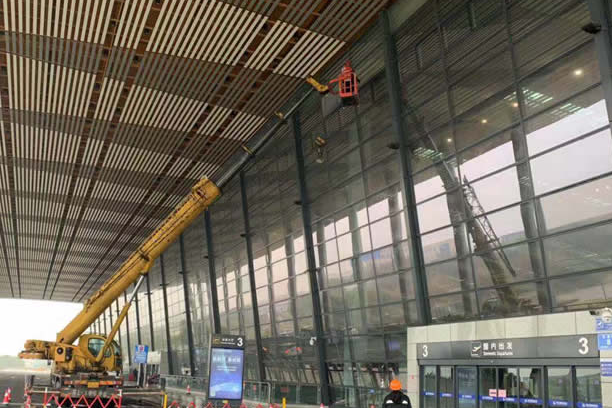 汉川玻璃幕墙维护和保养